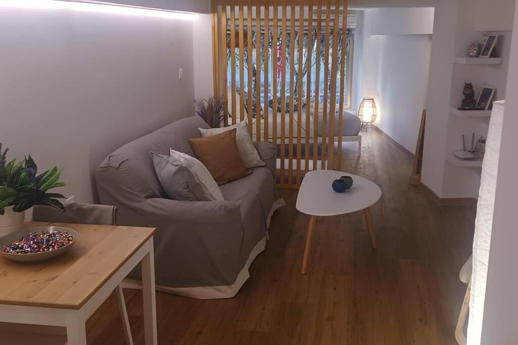 The Owl Nest Modern And Cozy Place In The Historical Center Athen