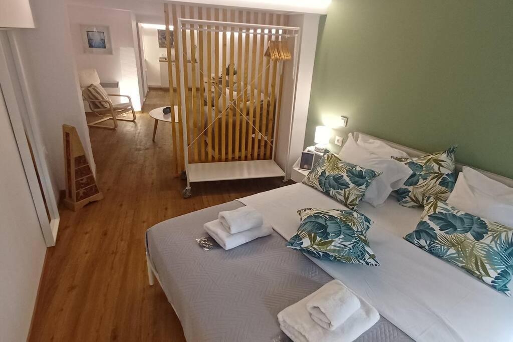Apartment The Owl Nest Modern And Cozy Place In The Historical Center Athen